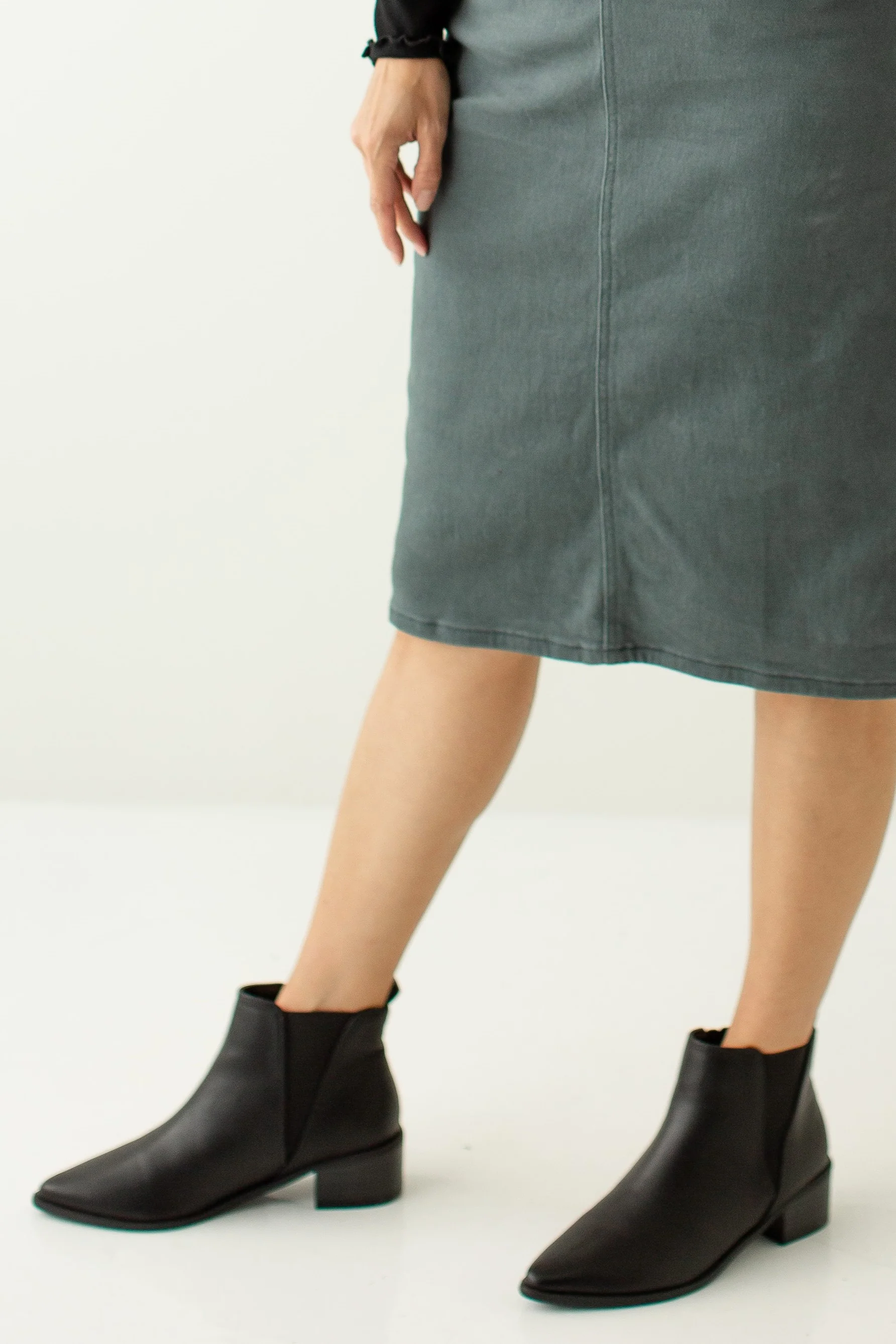 'Bristol' Low Heel Chelsea Boots in Black FINAL SALE - Image 3