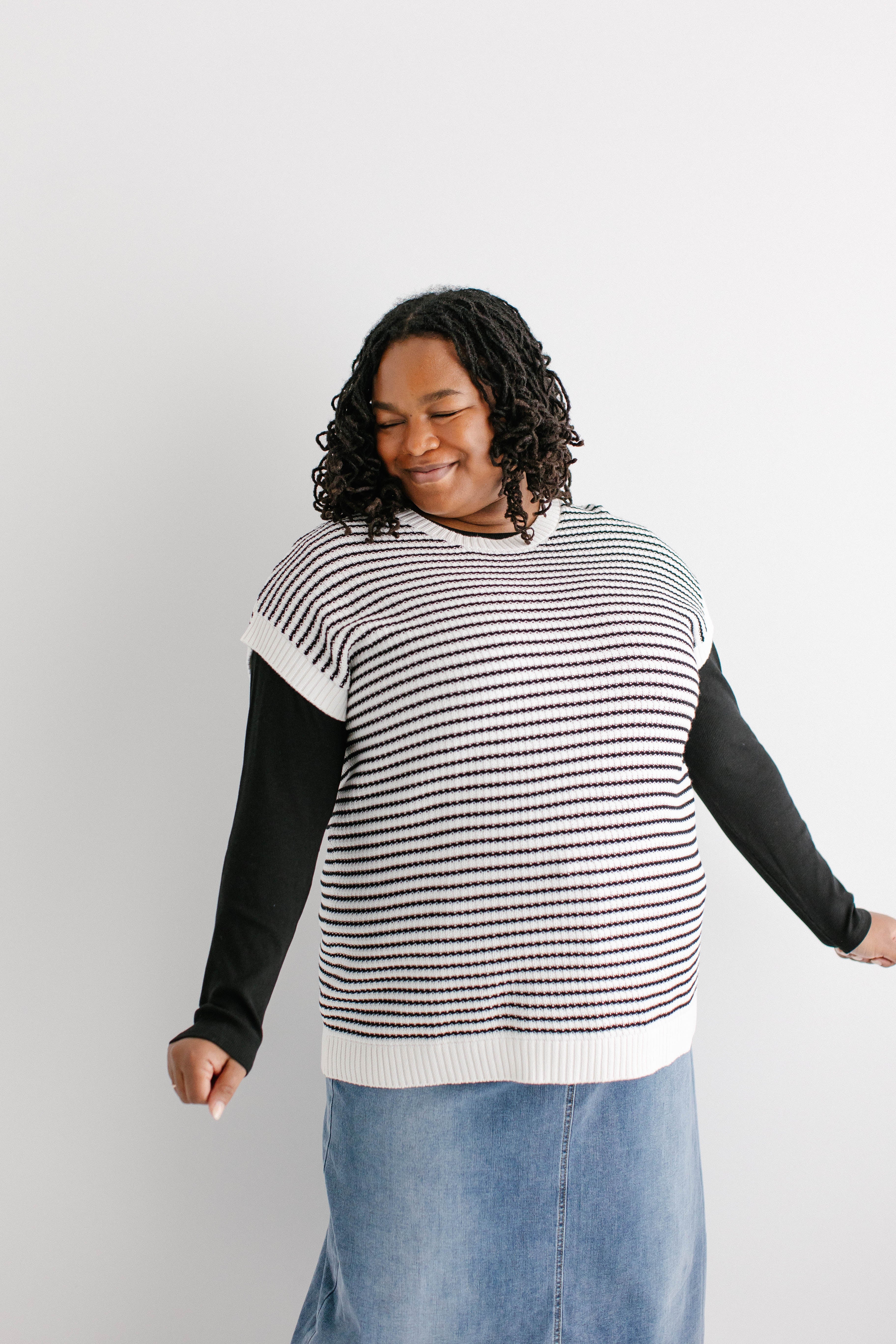 Colbie Striped Sweater Vest - Image 11
