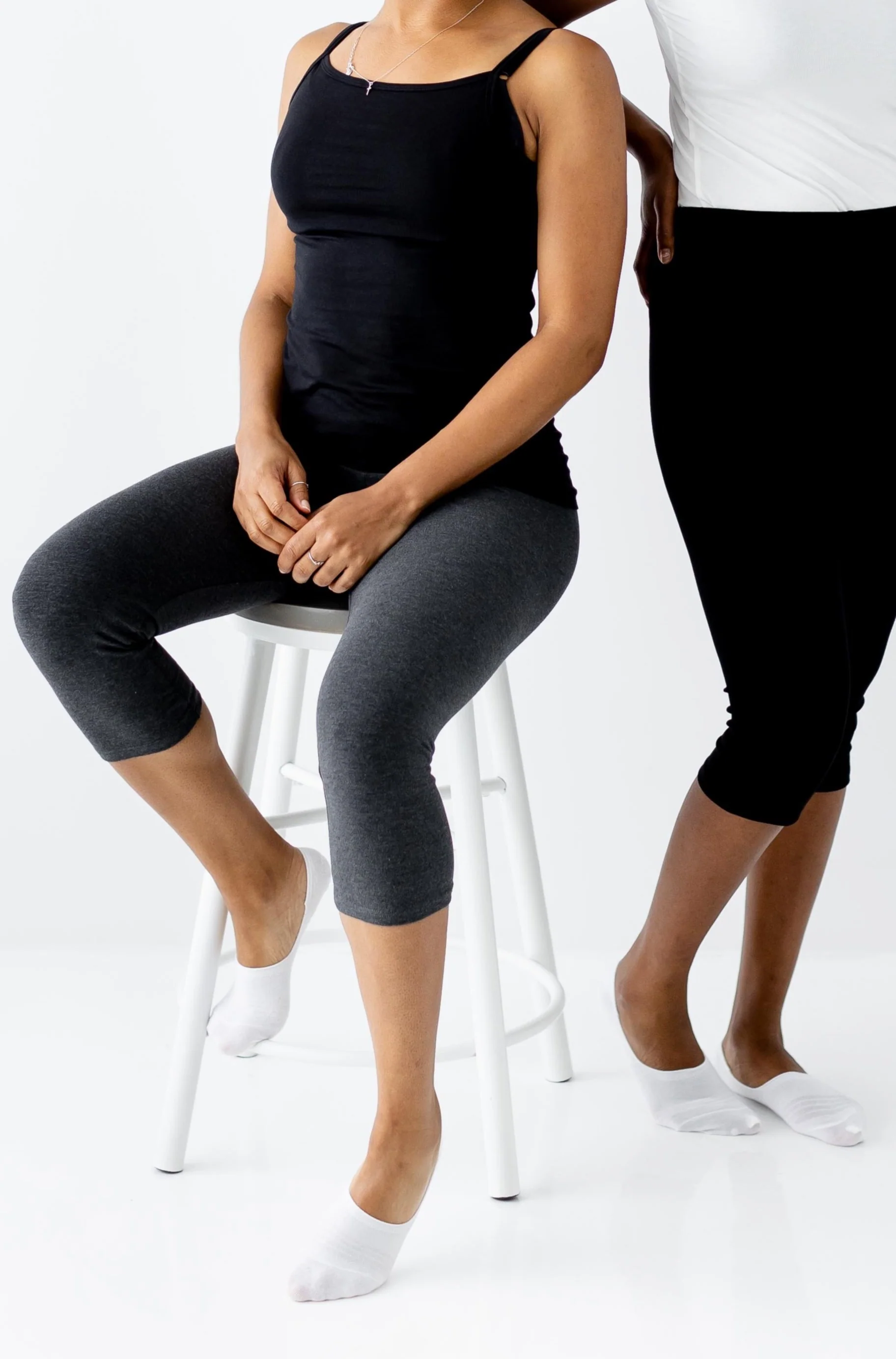 Cropped Classic Bamboo Blend Leggings in Black FINAL SALE - Image 3