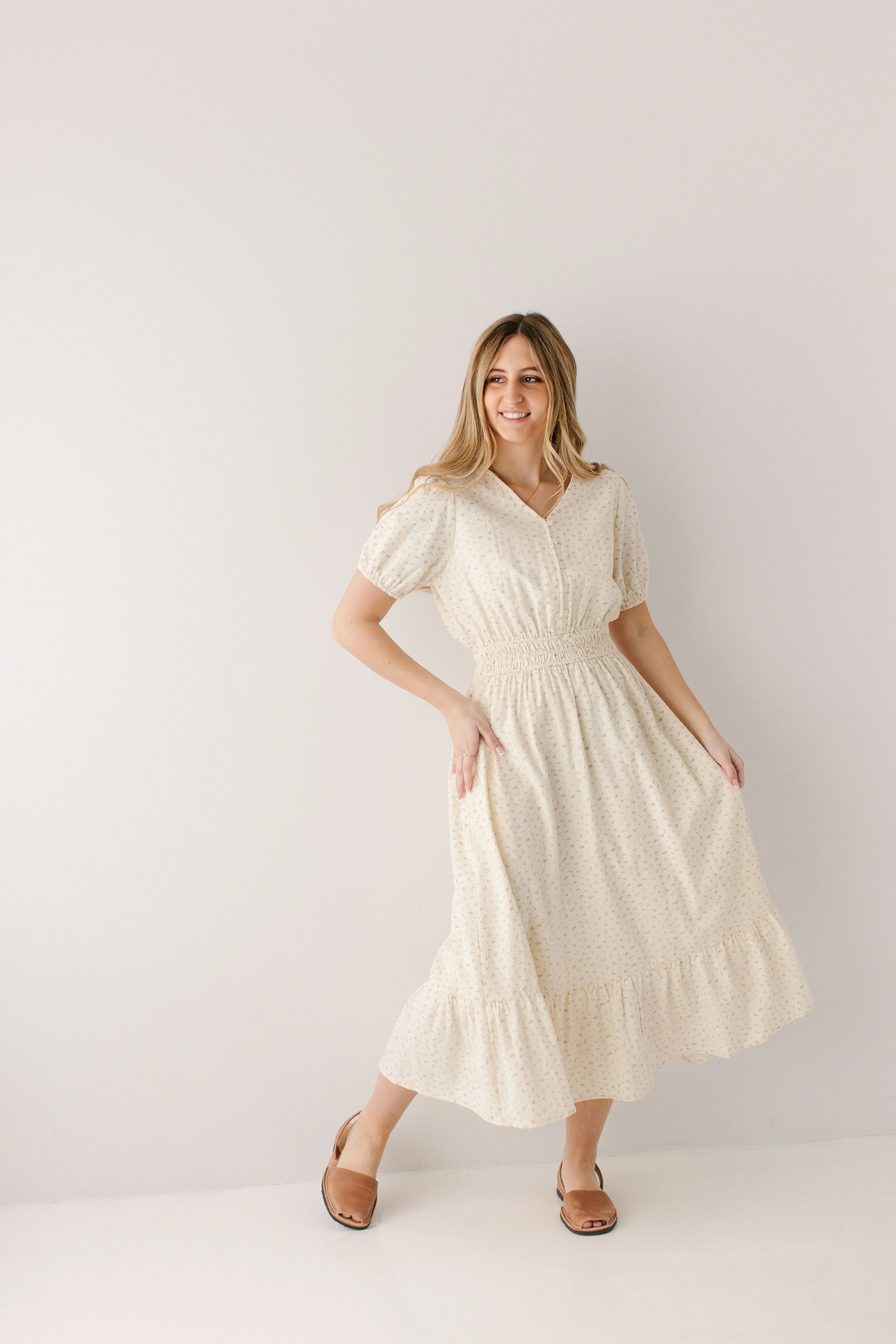 Elsie Blue Ditsy Floral Midi Dress - Image 4