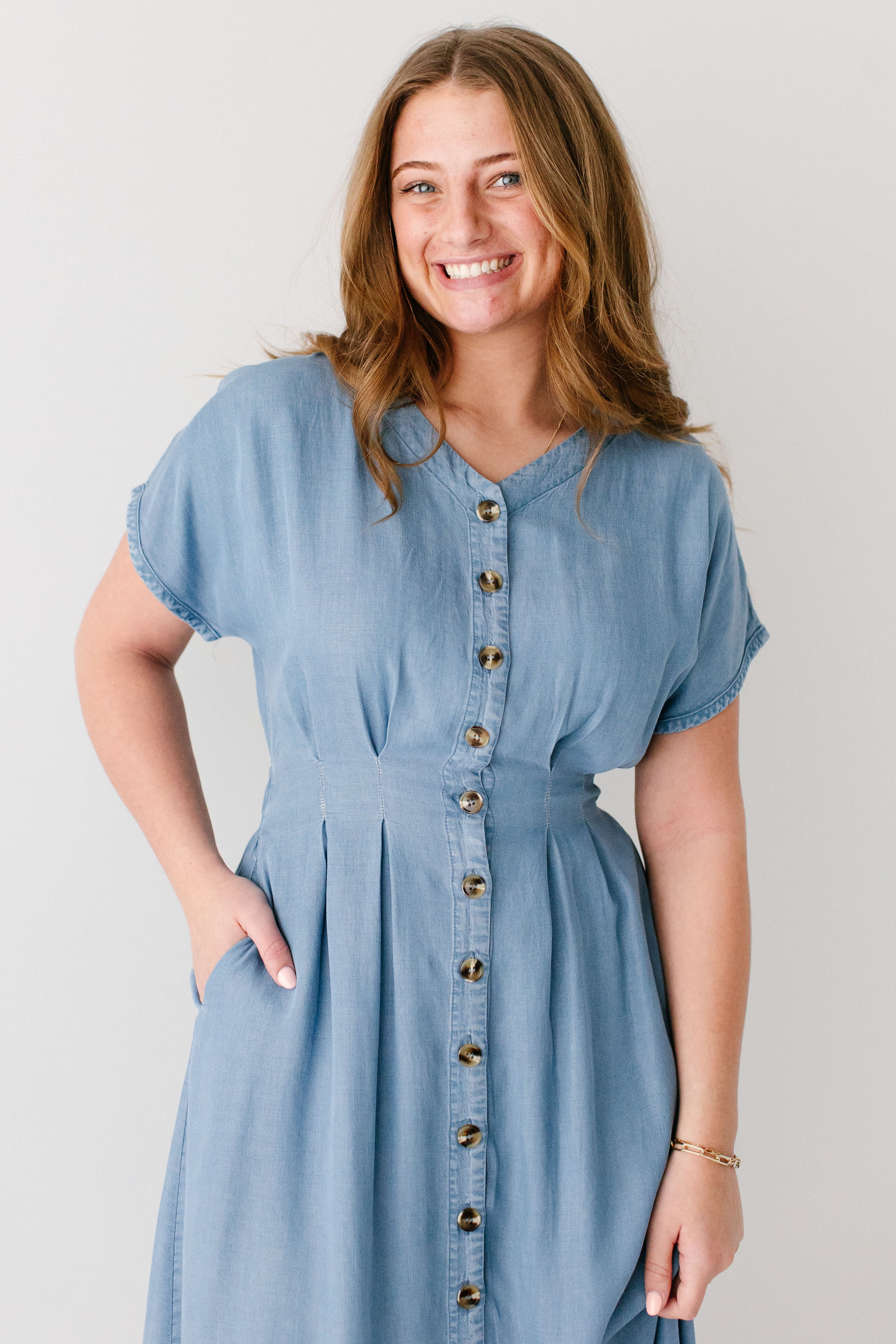 Emilia Pleated Chambray Midi Dress - Image 4