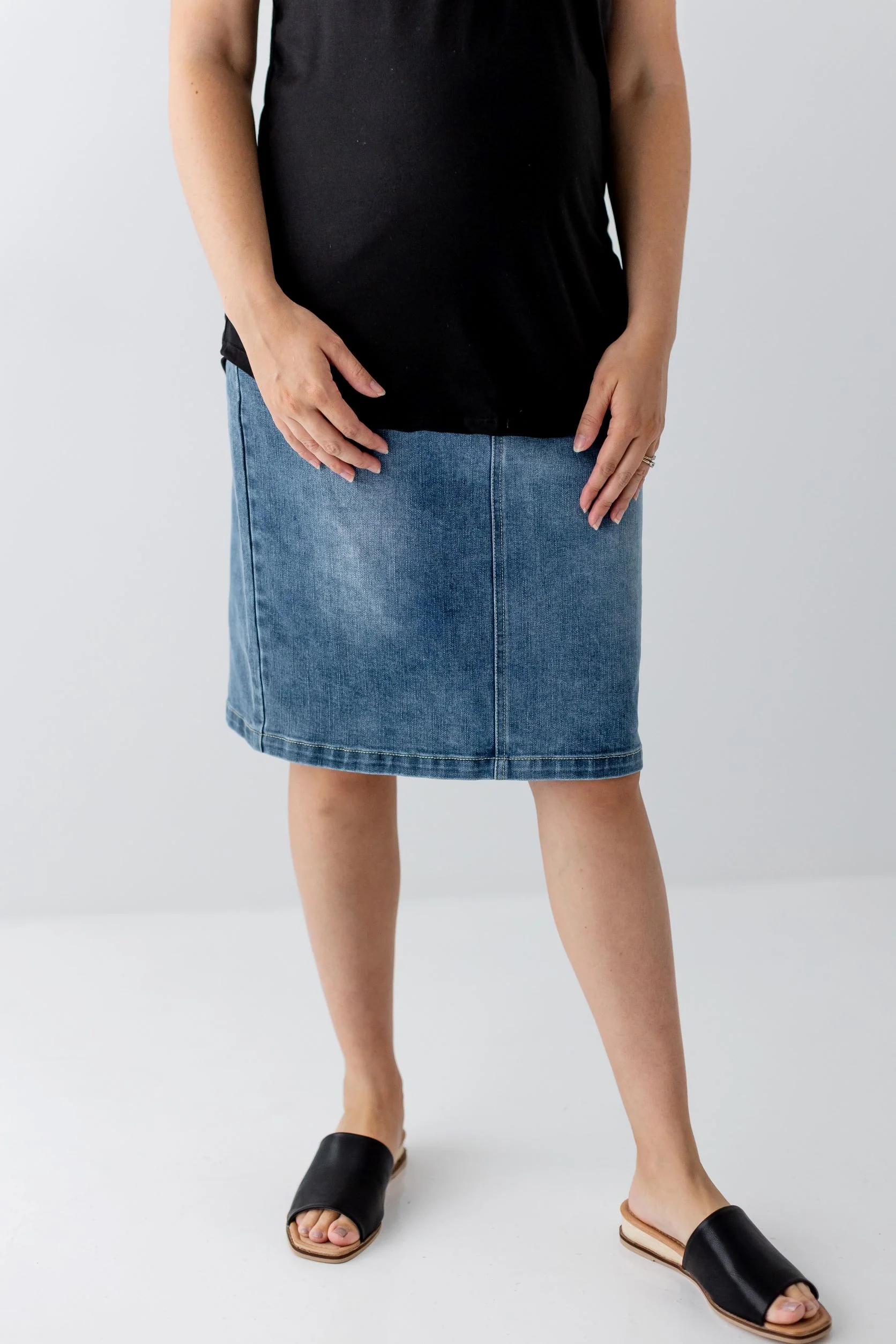Everlee Stretch Denim Maternity Skirt - Image 7