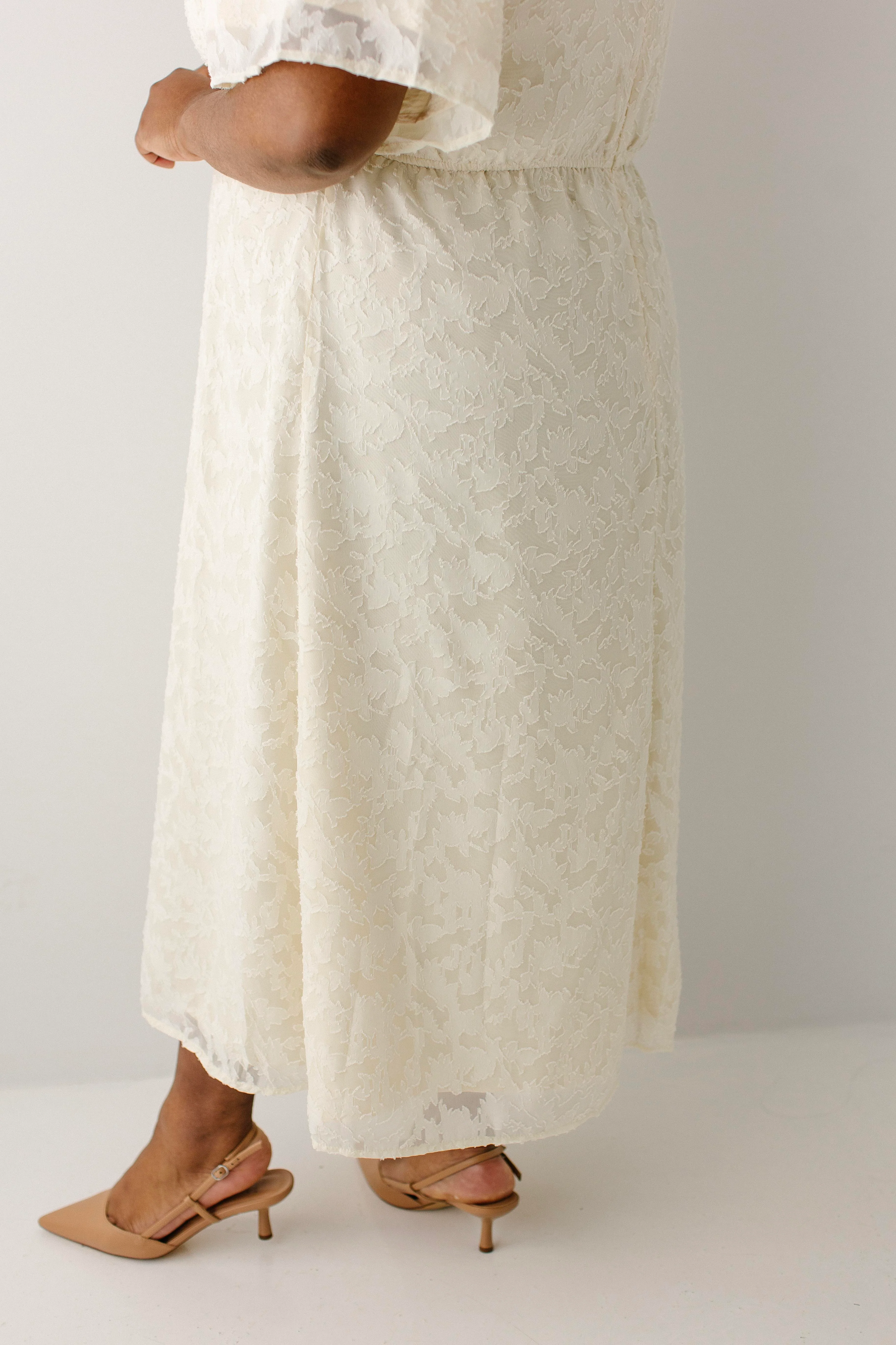 Geneva Textured Flutter Sleeve Midi Dress - Image 10
