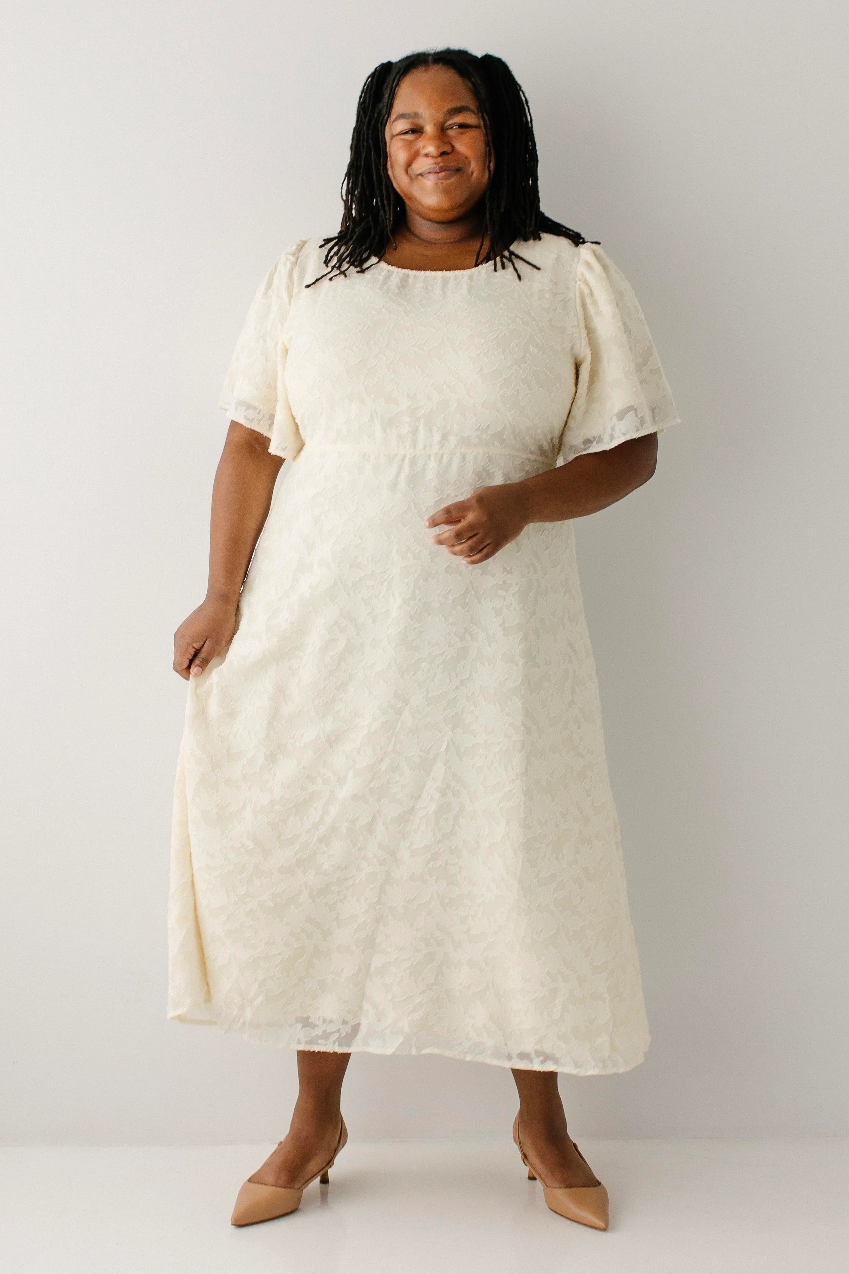 Geneva Textured Flutter Sleeve Midi Dress - Image 2