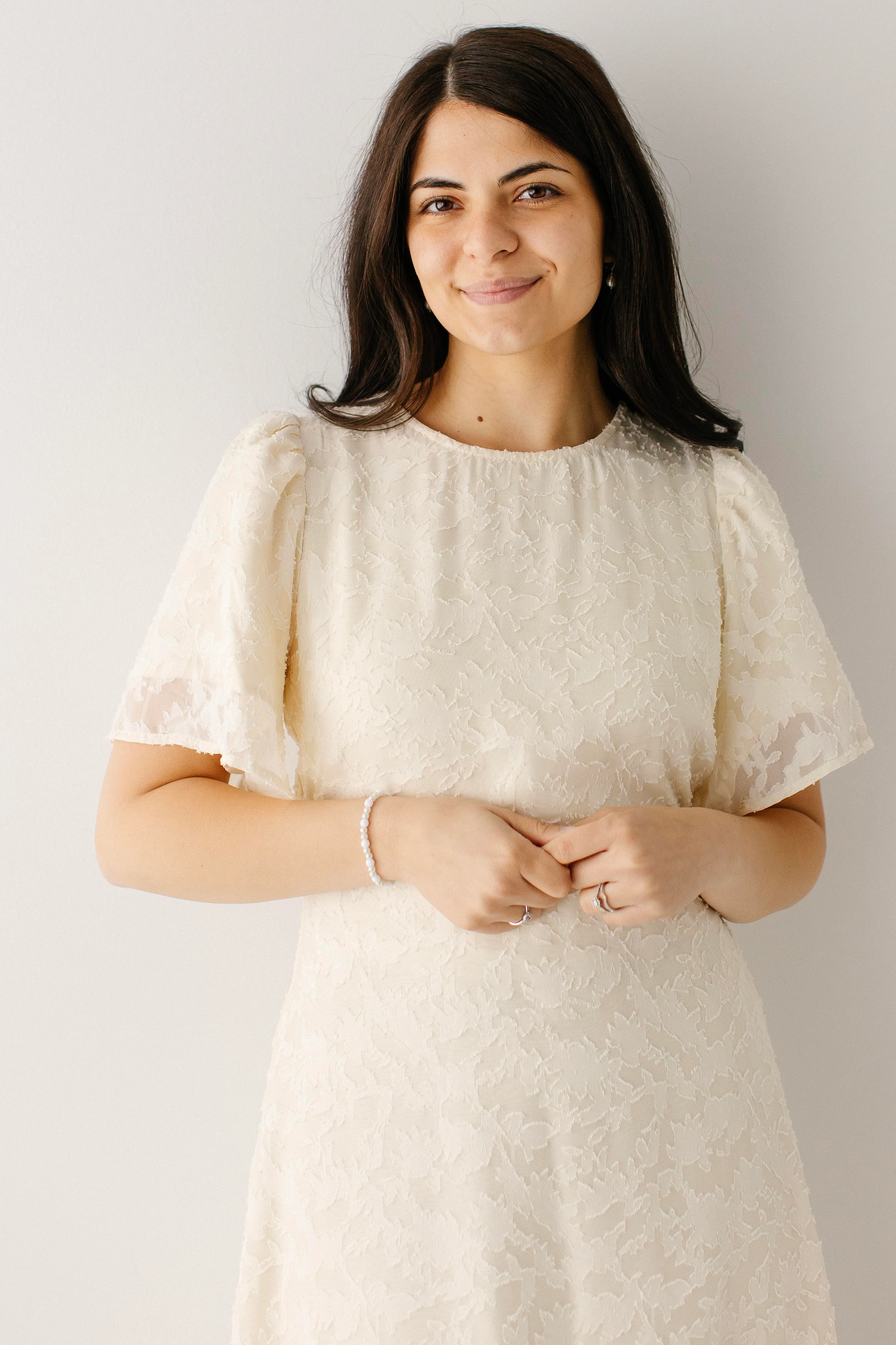 Geneva Textured Flutter Sleeve Midi Dress - Image 3