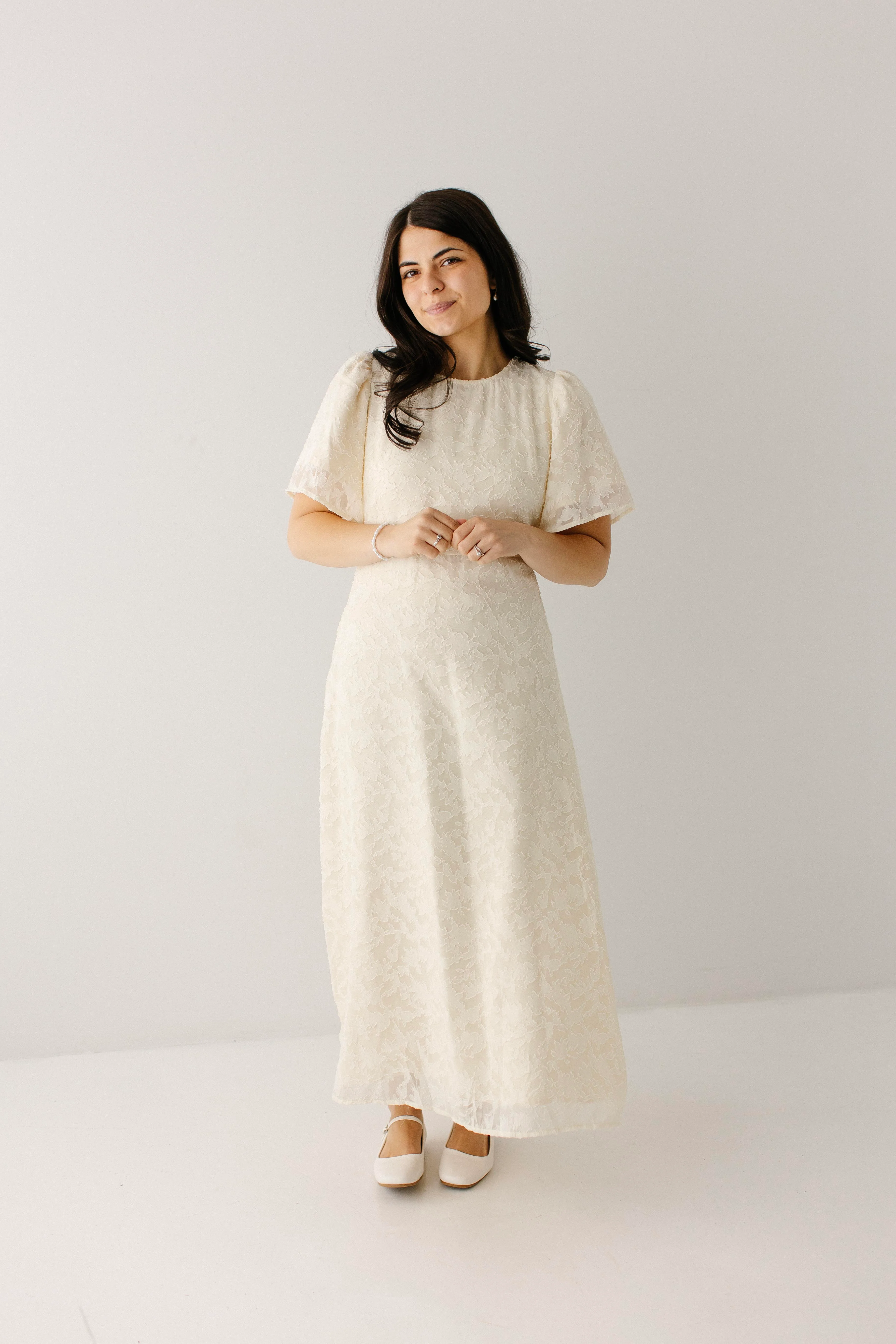 Geneva Textured Flutter Sleeve Midi Dress - Image 4