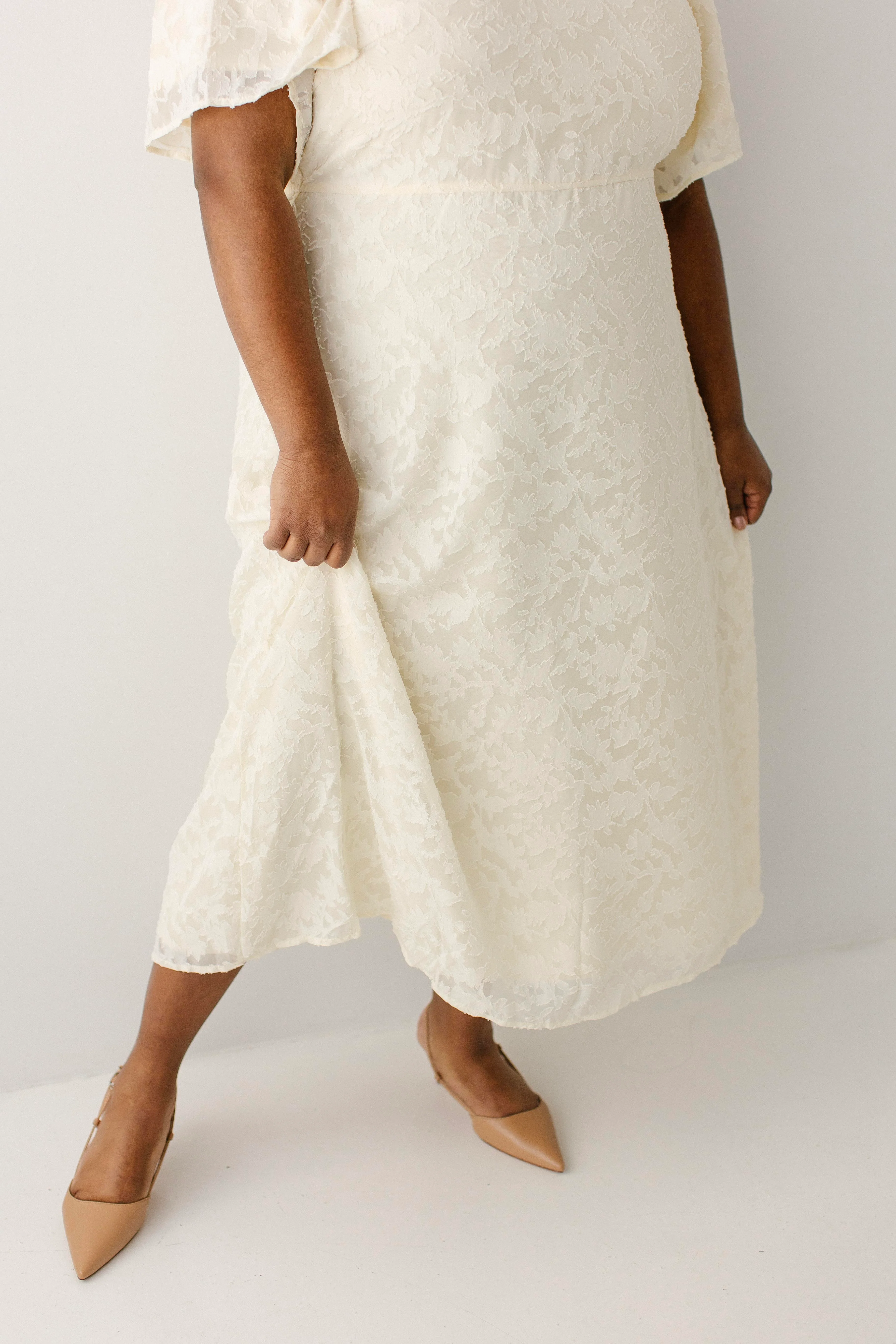 Geneva Textured Flutter Sleeve Midi Dress - Image 8
