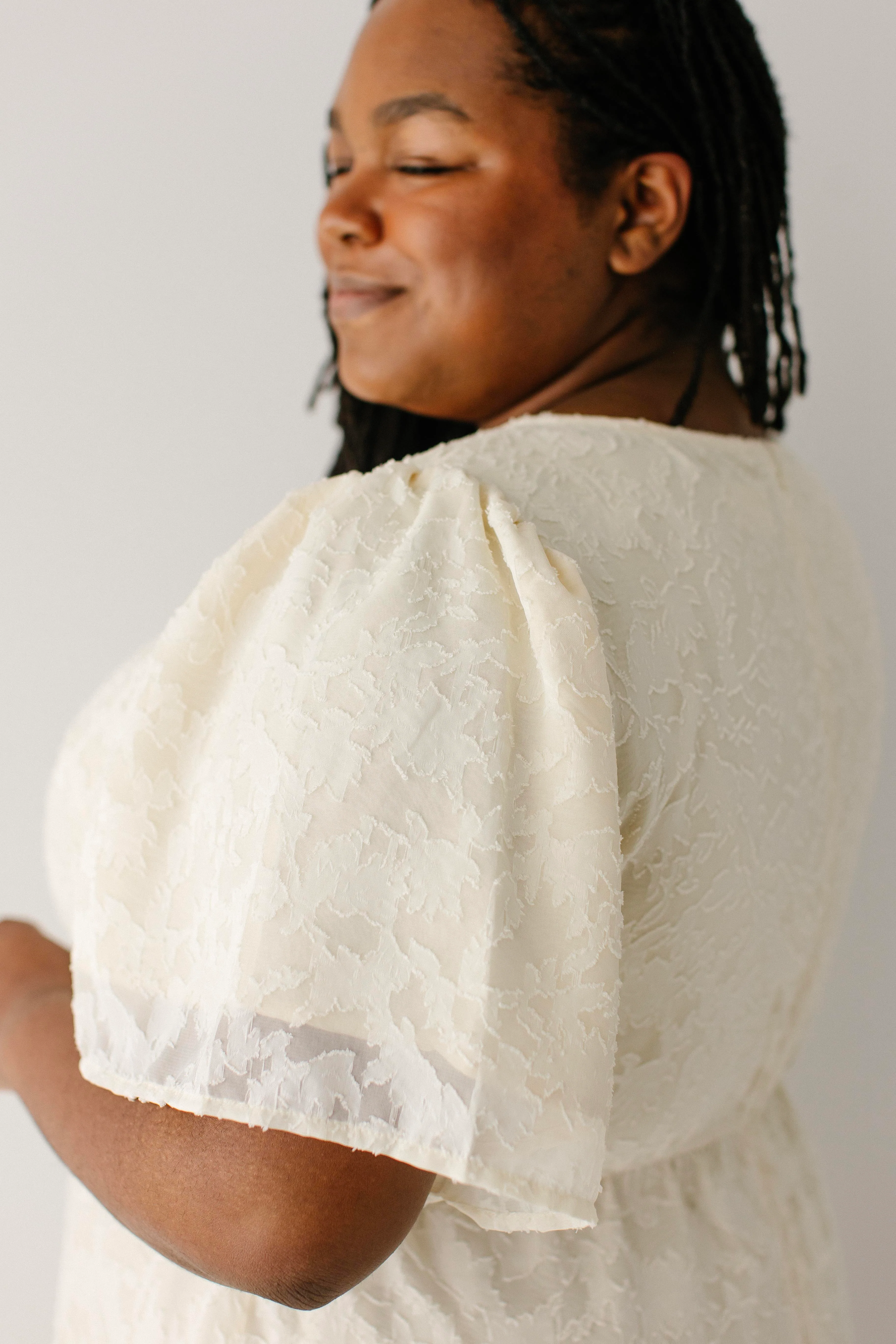 Geneva Textured Flutter Sleeve Midi Dress - Image 9