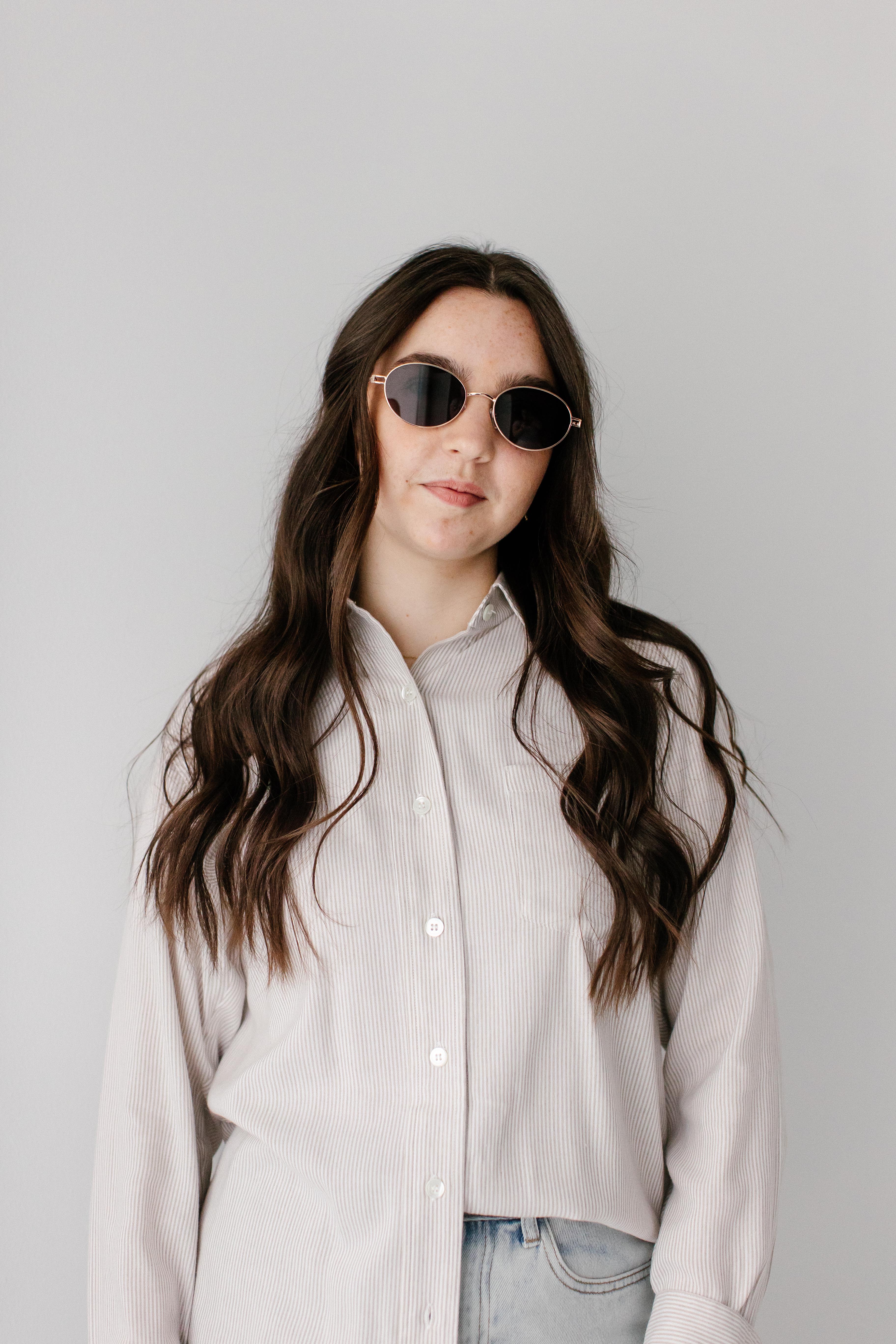 Gold Rim Oval Sunglasses - Image 3