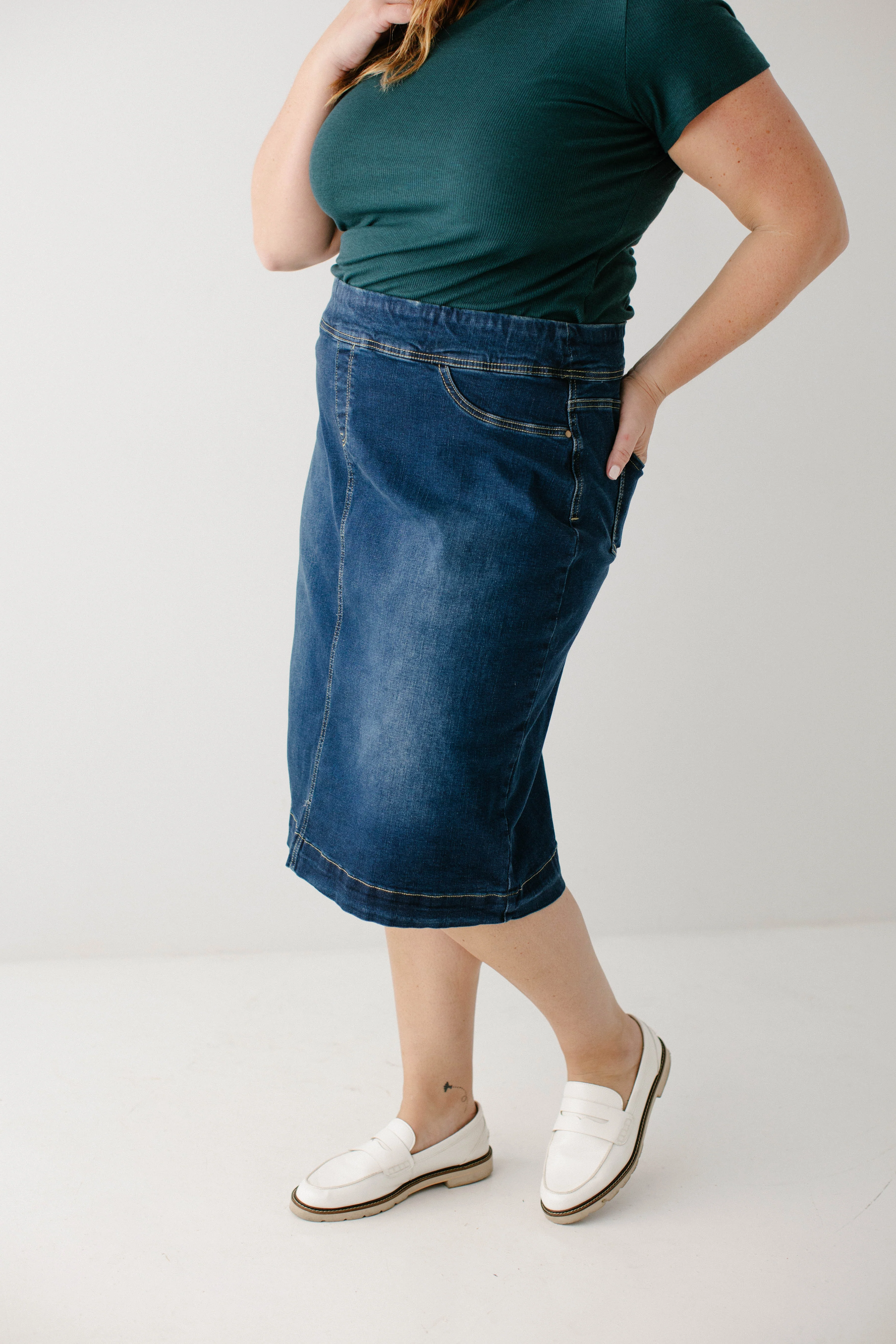 Sara Classic Knee Length Dark Denim Skirt - Image 14