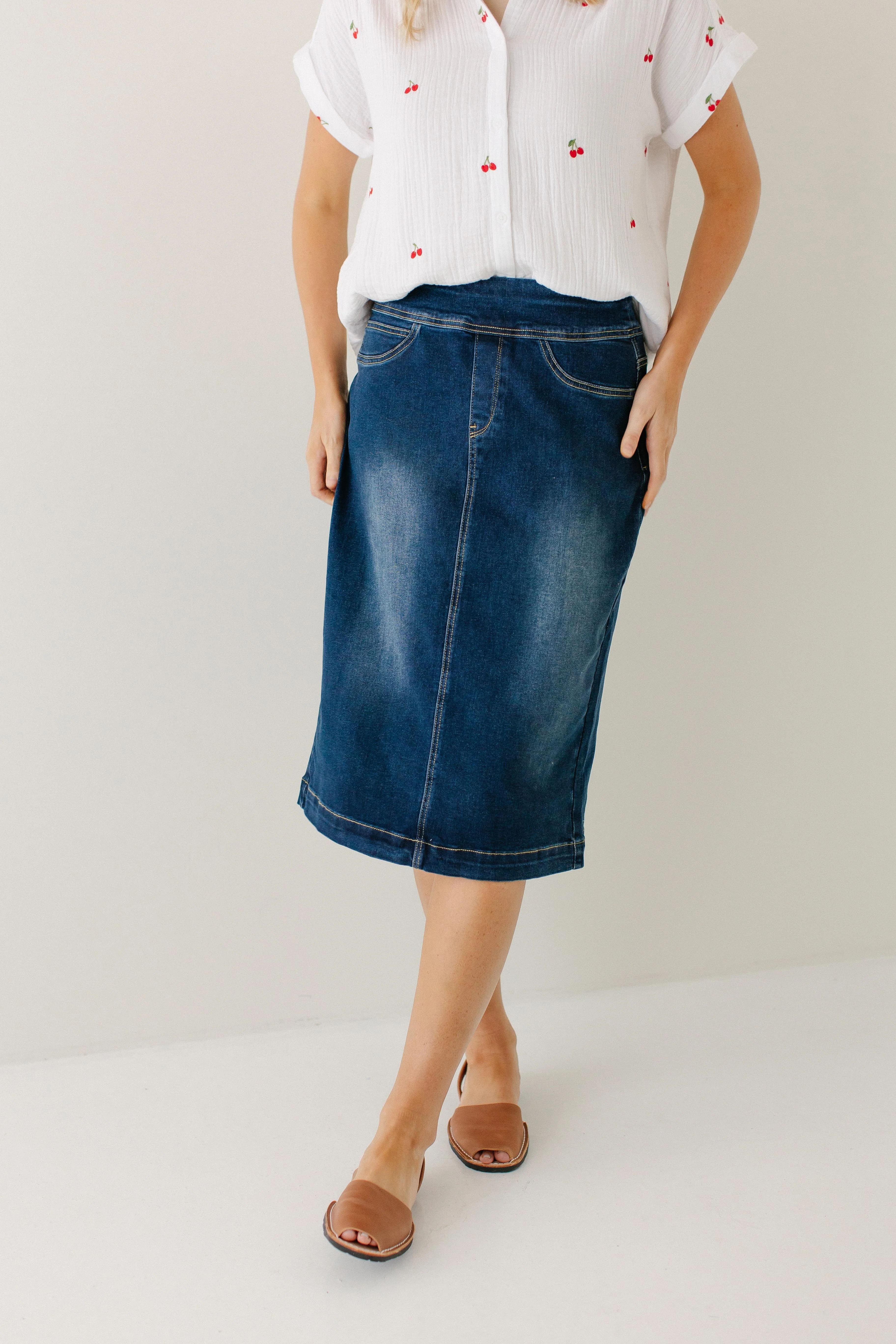 Sara Classic Knee Length Dark Denim Skirt - Image 18