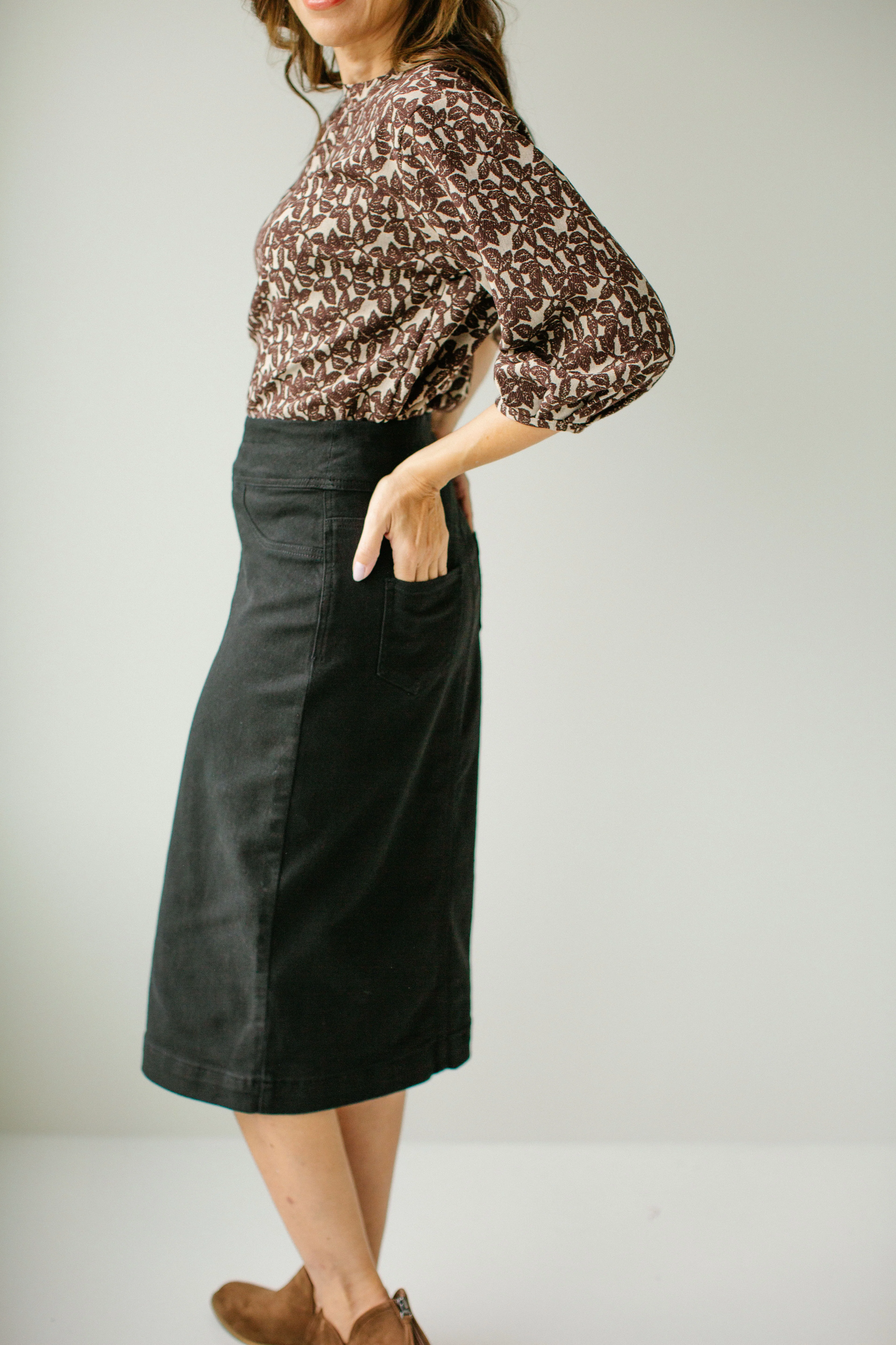 Sara Stretch Denim Skirt in Black - Image 11