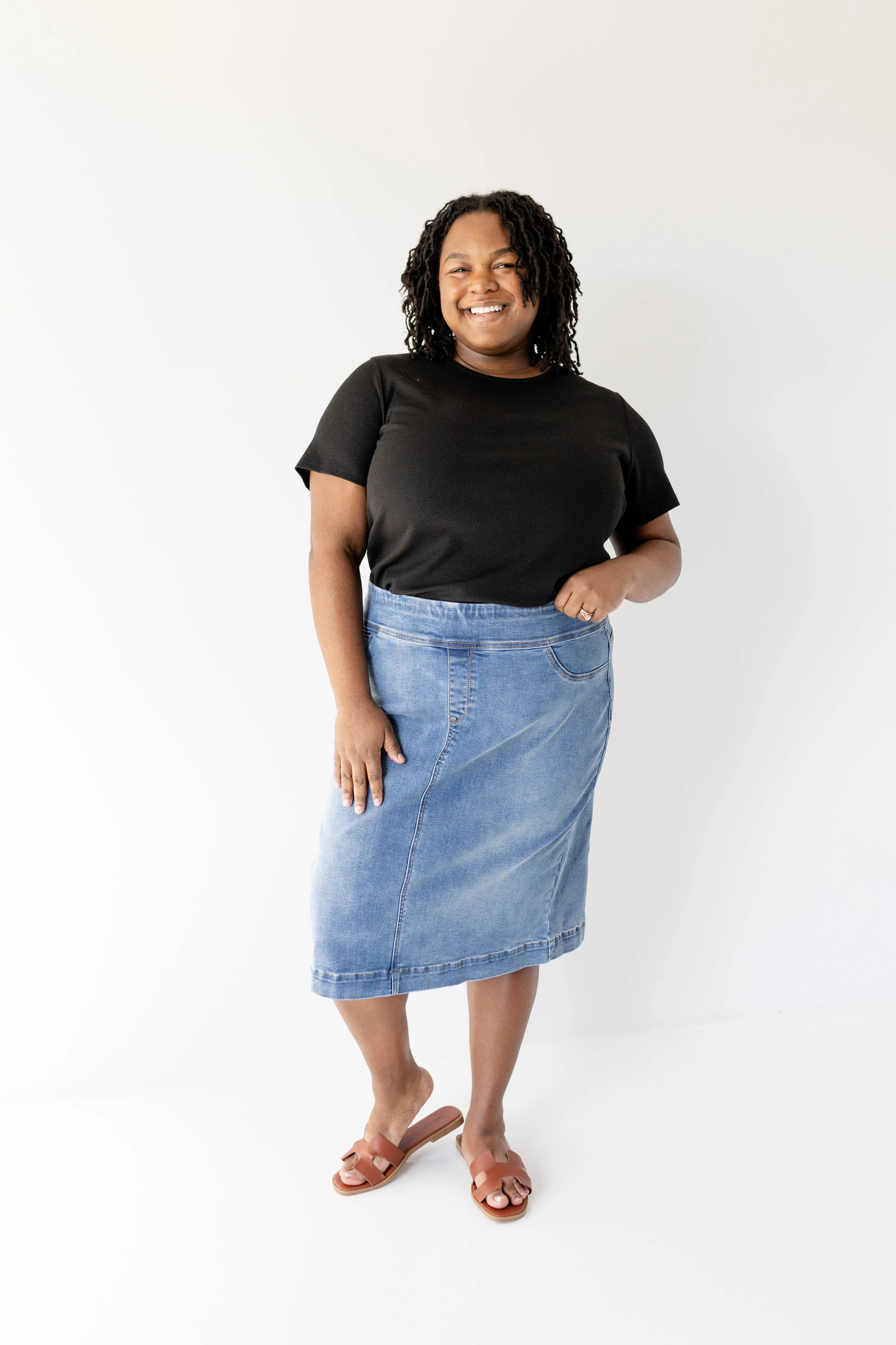 Sara Stretch Denim Skirt in Medium Wash - Image 14
