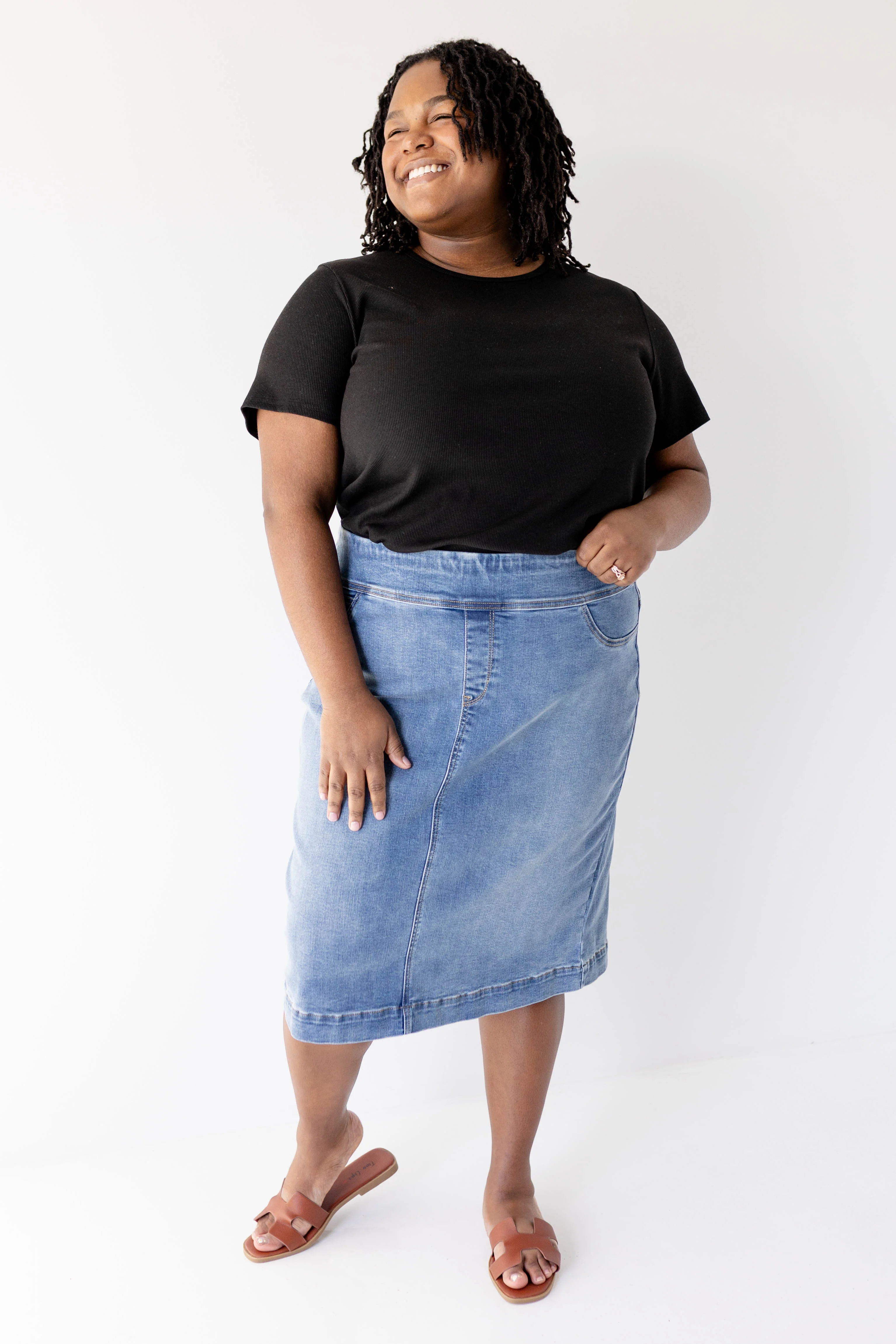 Sara Stretch Denim Skirt in Medium Wash - Image 15