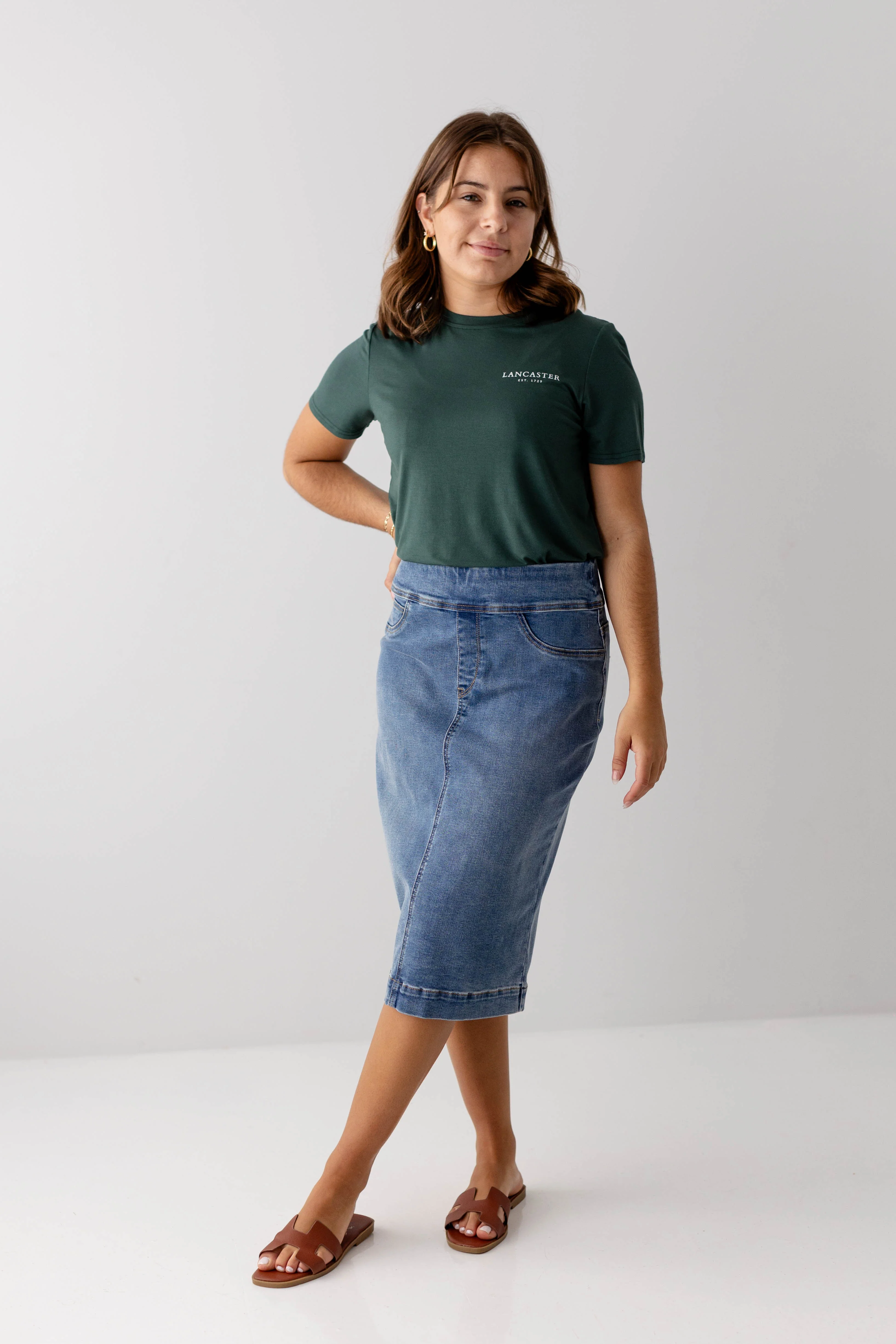 Sara Stretch Denim Skirt in Medium Wash - Image 21