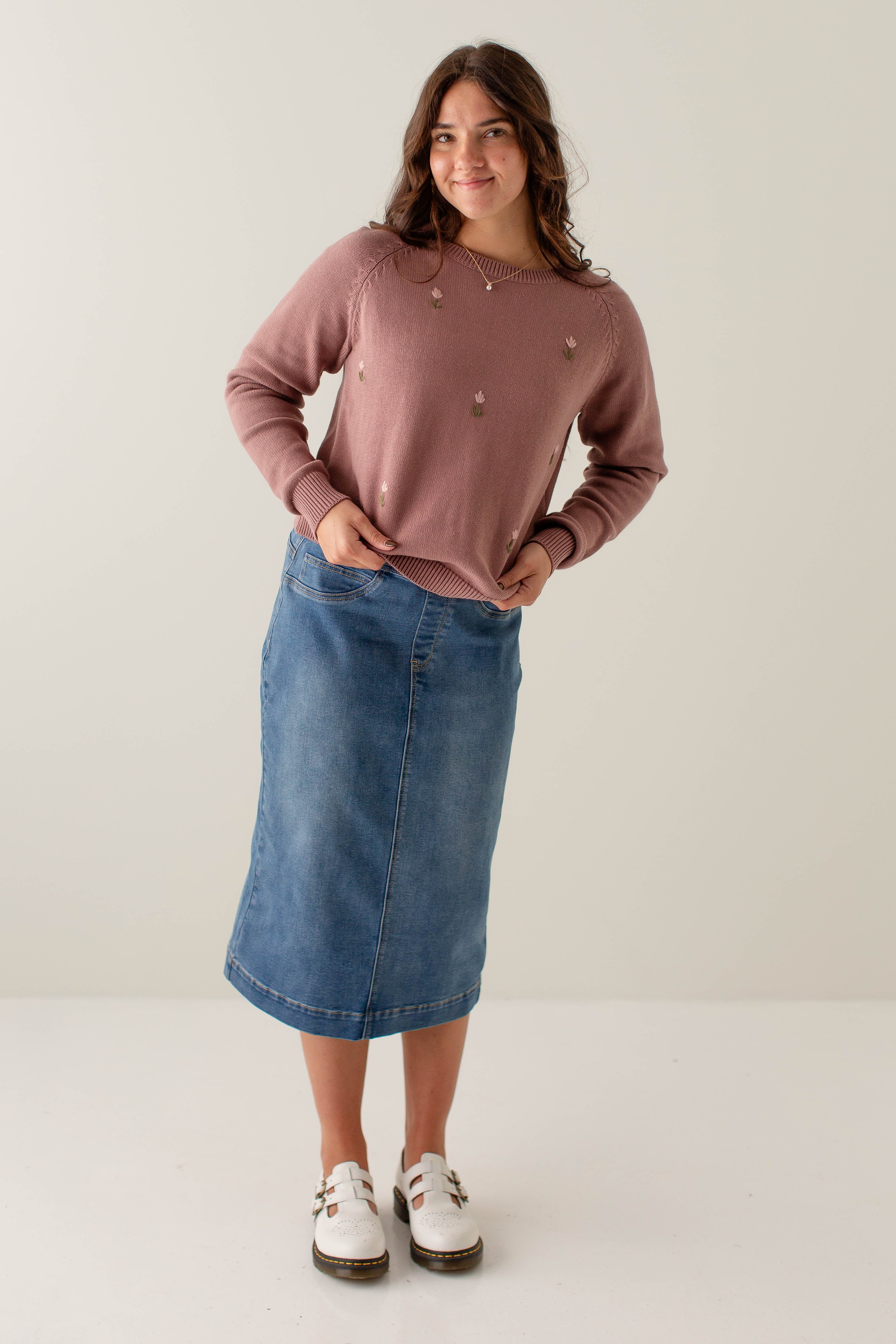 Sara Stretch Denim Skirt in Medium Wash - Image 4