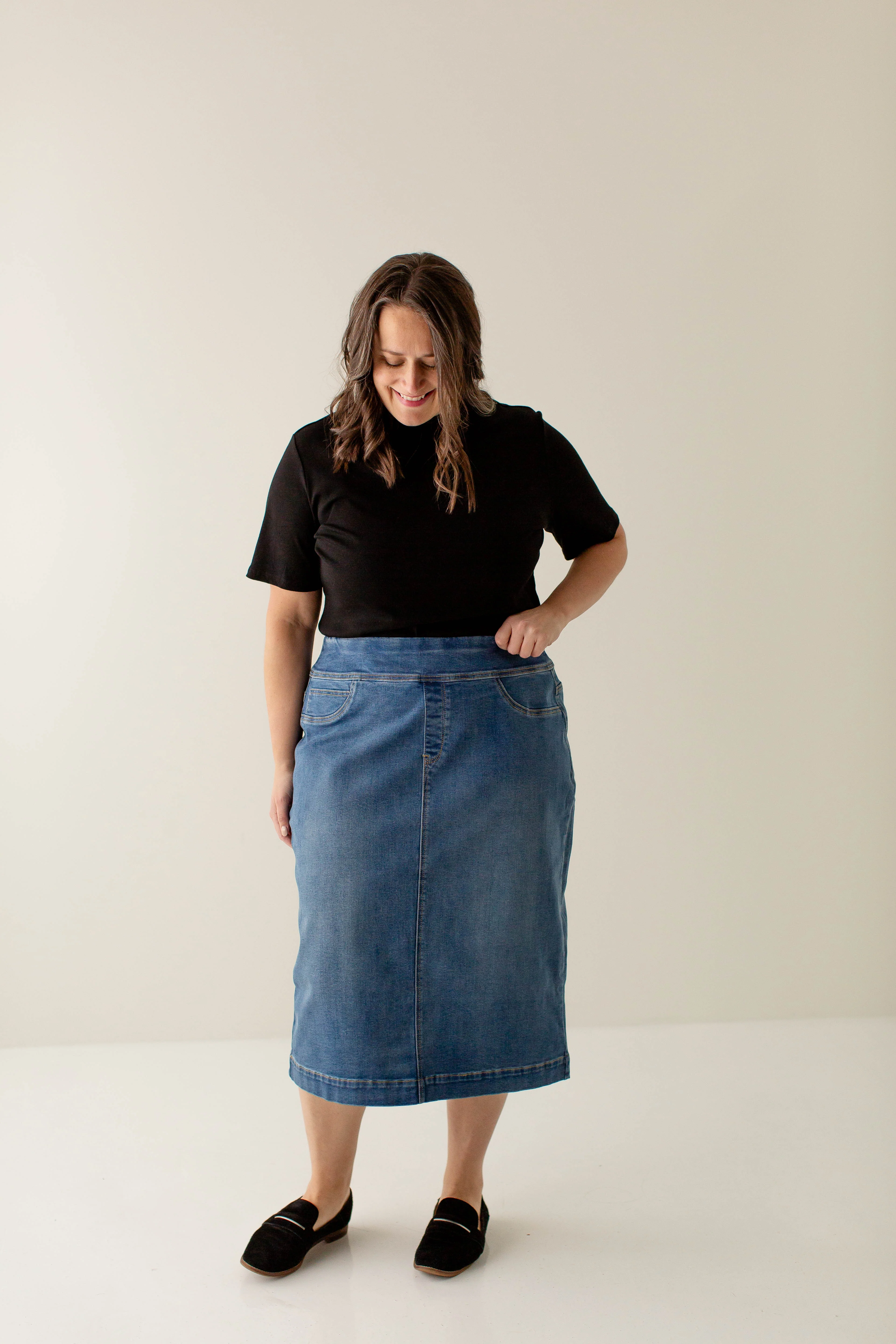 Sara Stretch Denim Skirt in Medium Wash - Image 6