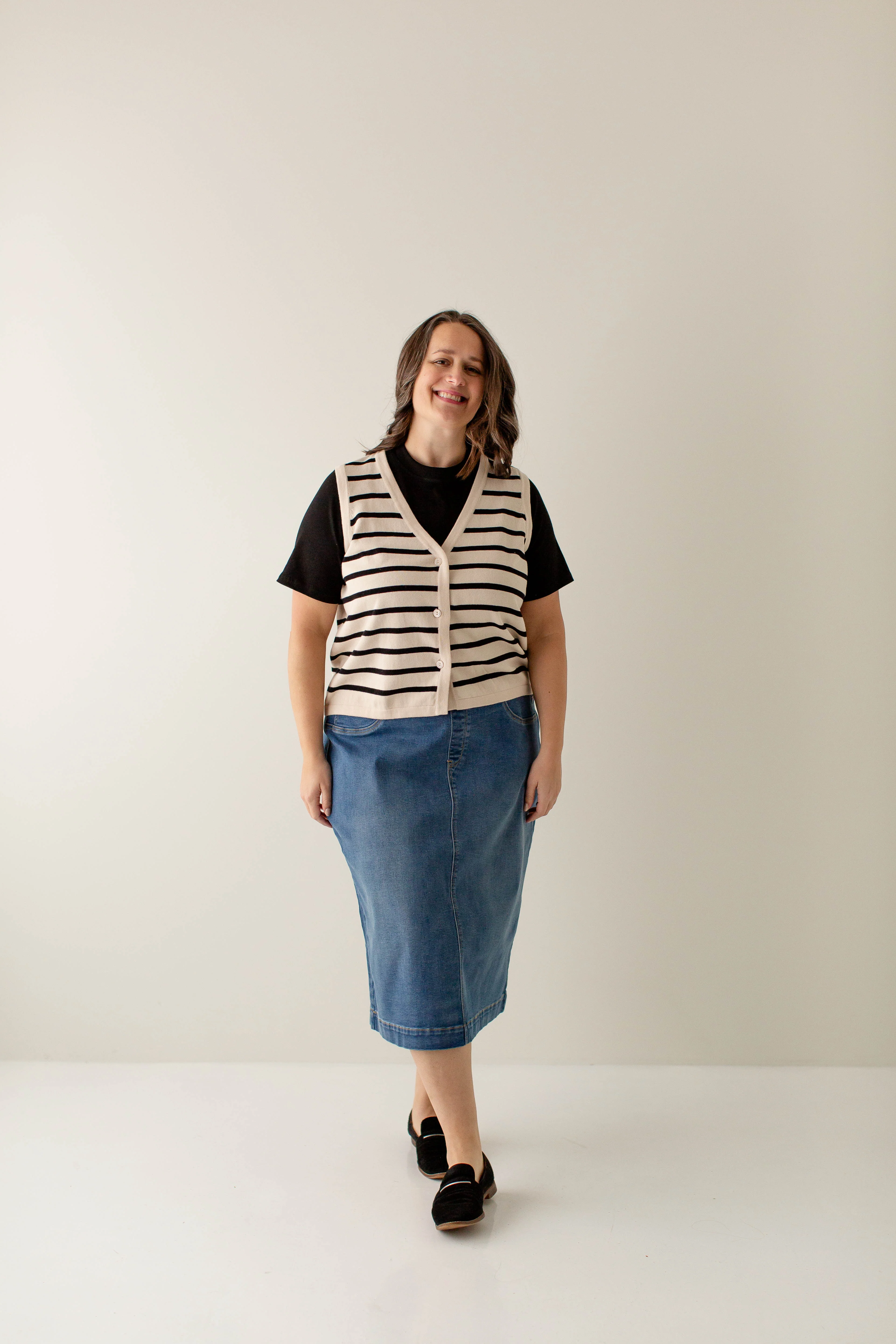 Sara Stretch Denim Skirt in Medium Wash - Image 8