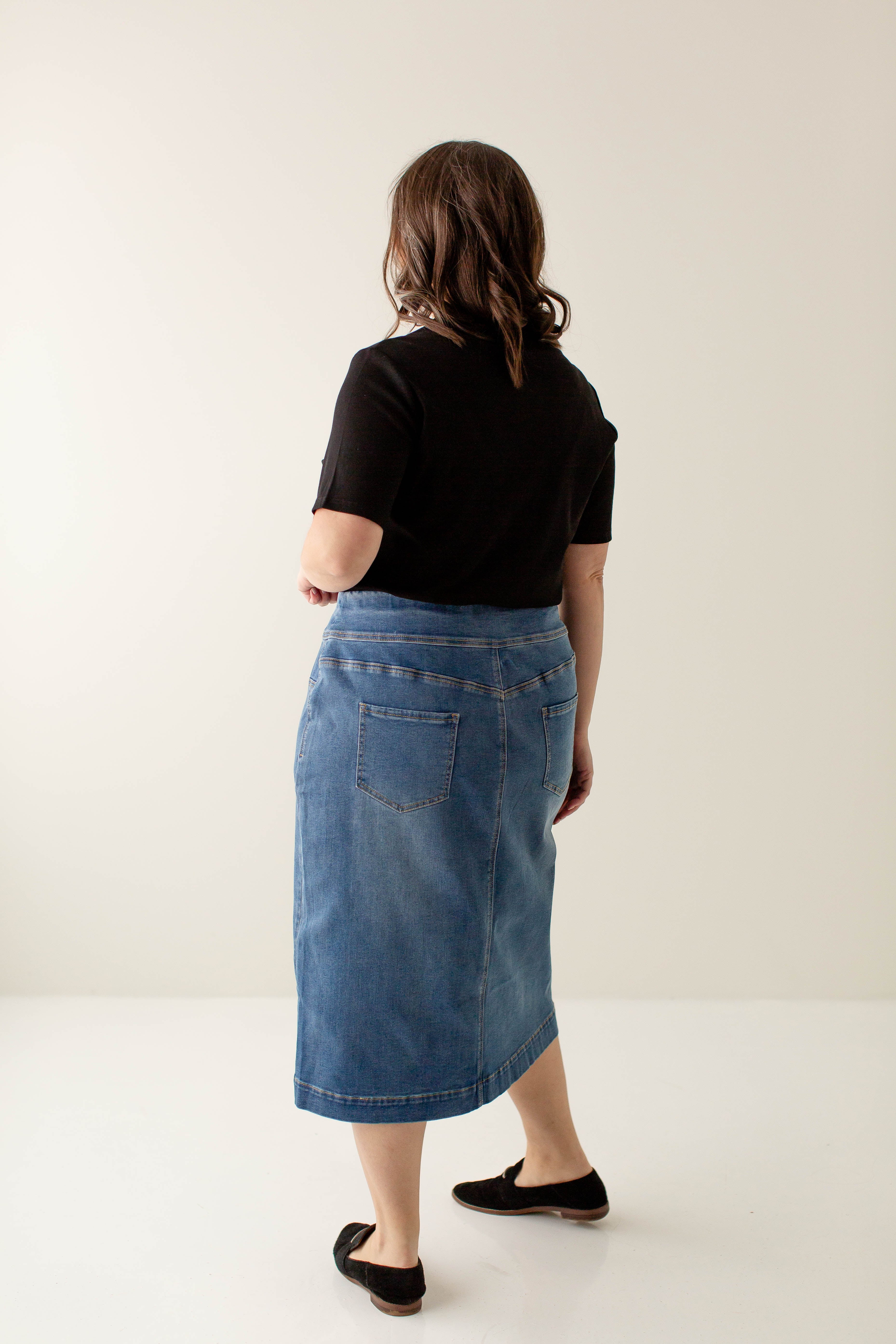 Sara Stretch Denim Skirt in Medium Wash - Image 9
