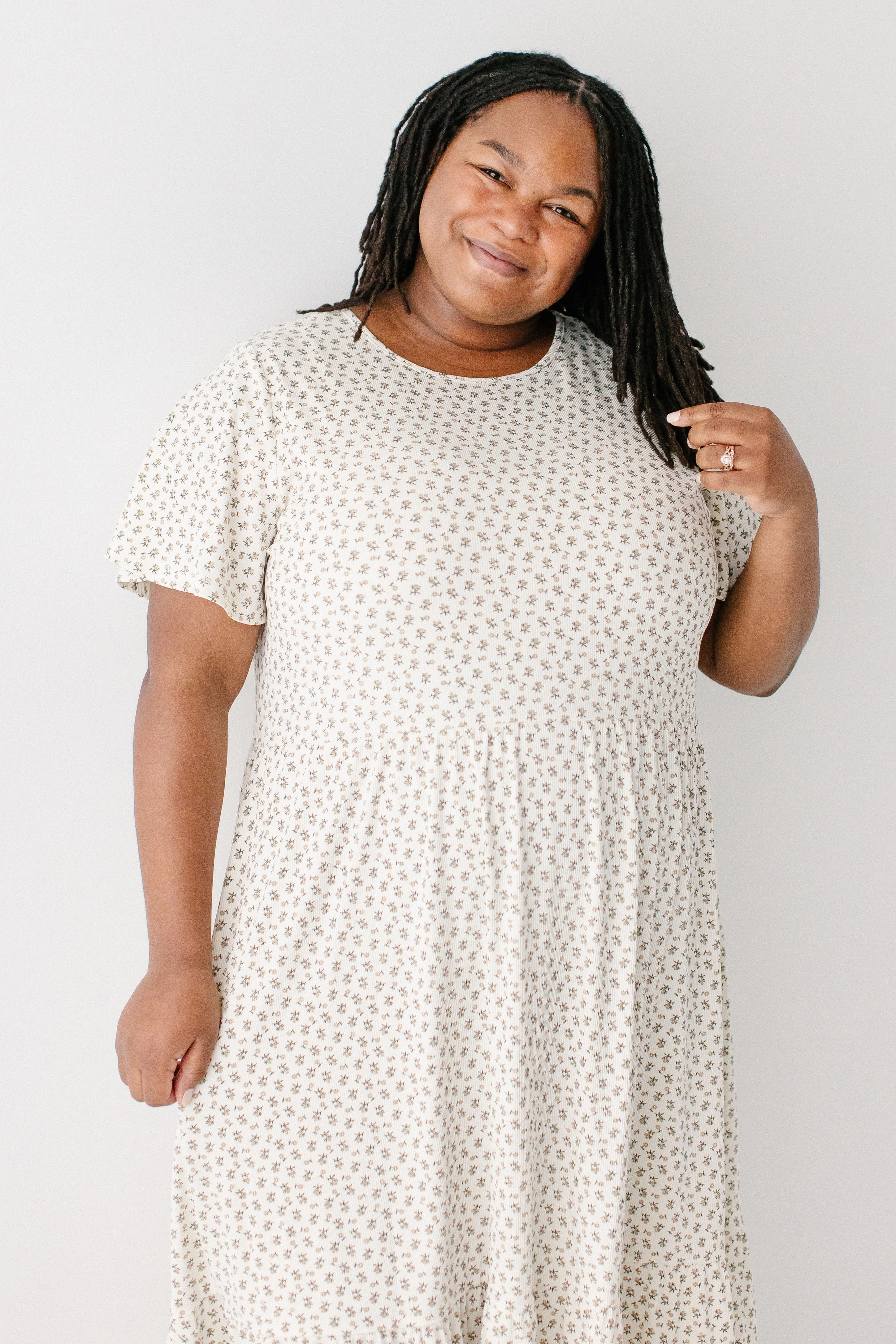 Shiloh Ditsy Floral Ribbed Midi Dress - Image 9