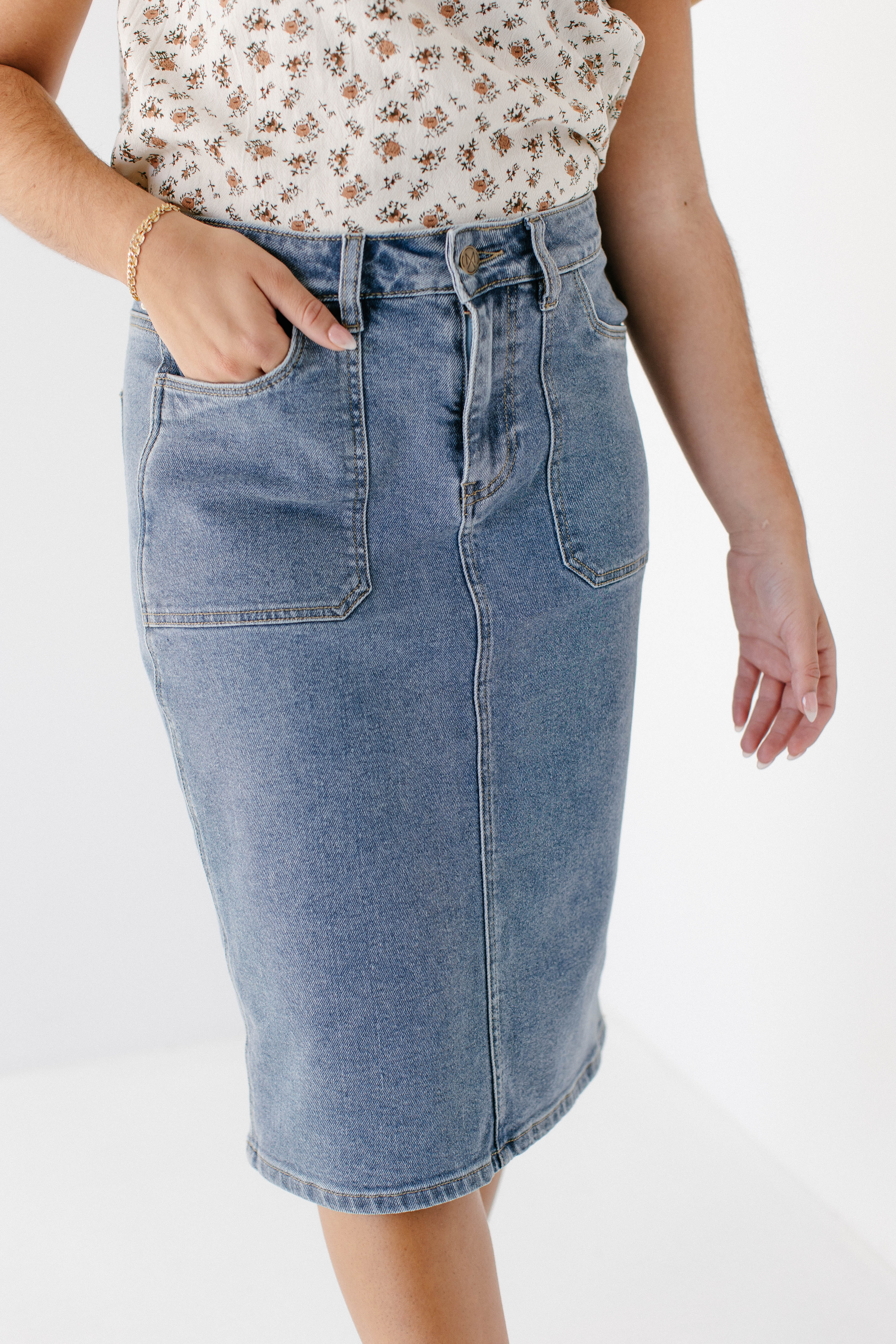 Sonya Patch Pocket Stretch Denim Skirt - Image 10