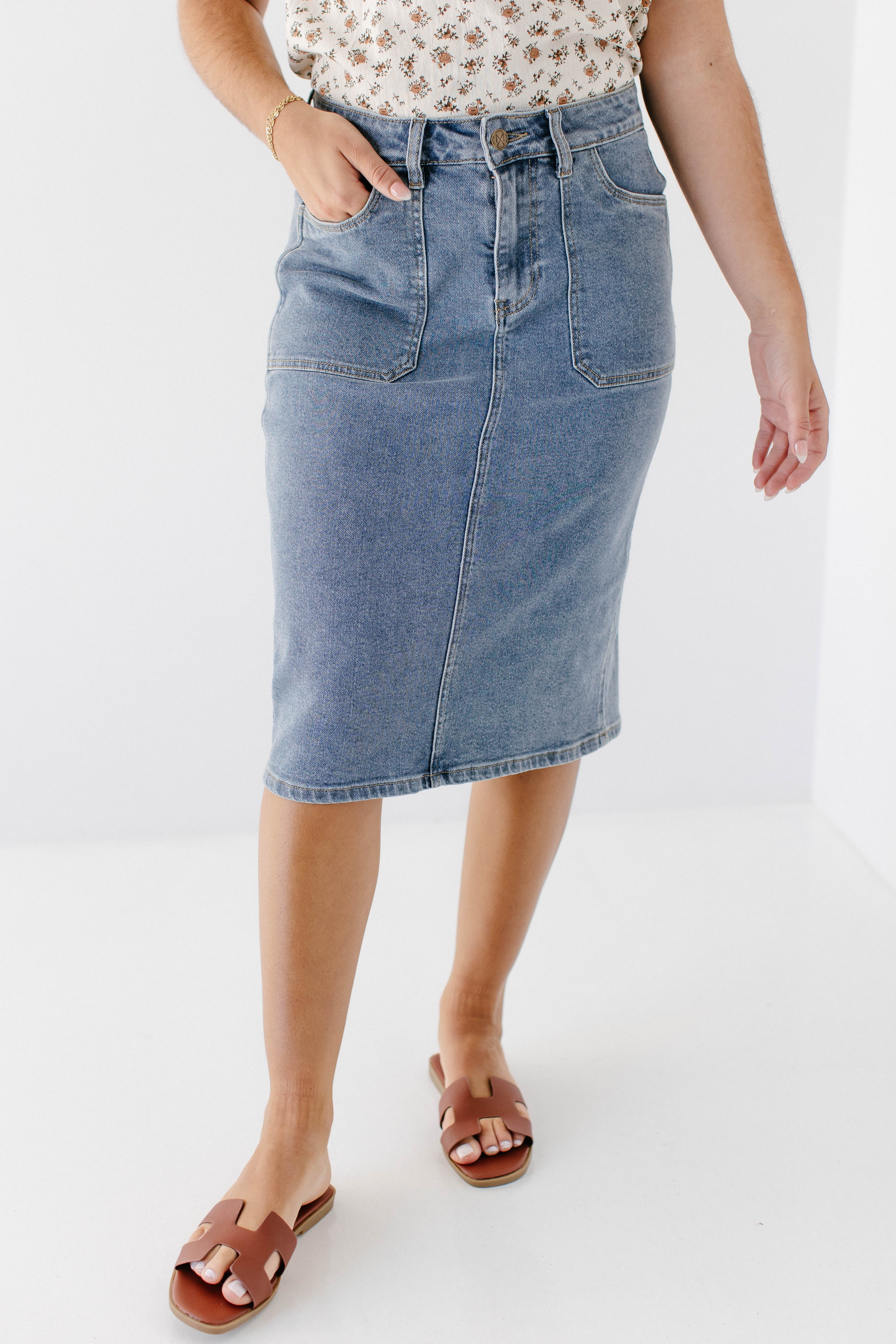 Sonya Patch Pocket Stretch Denim Skirt - Image 14