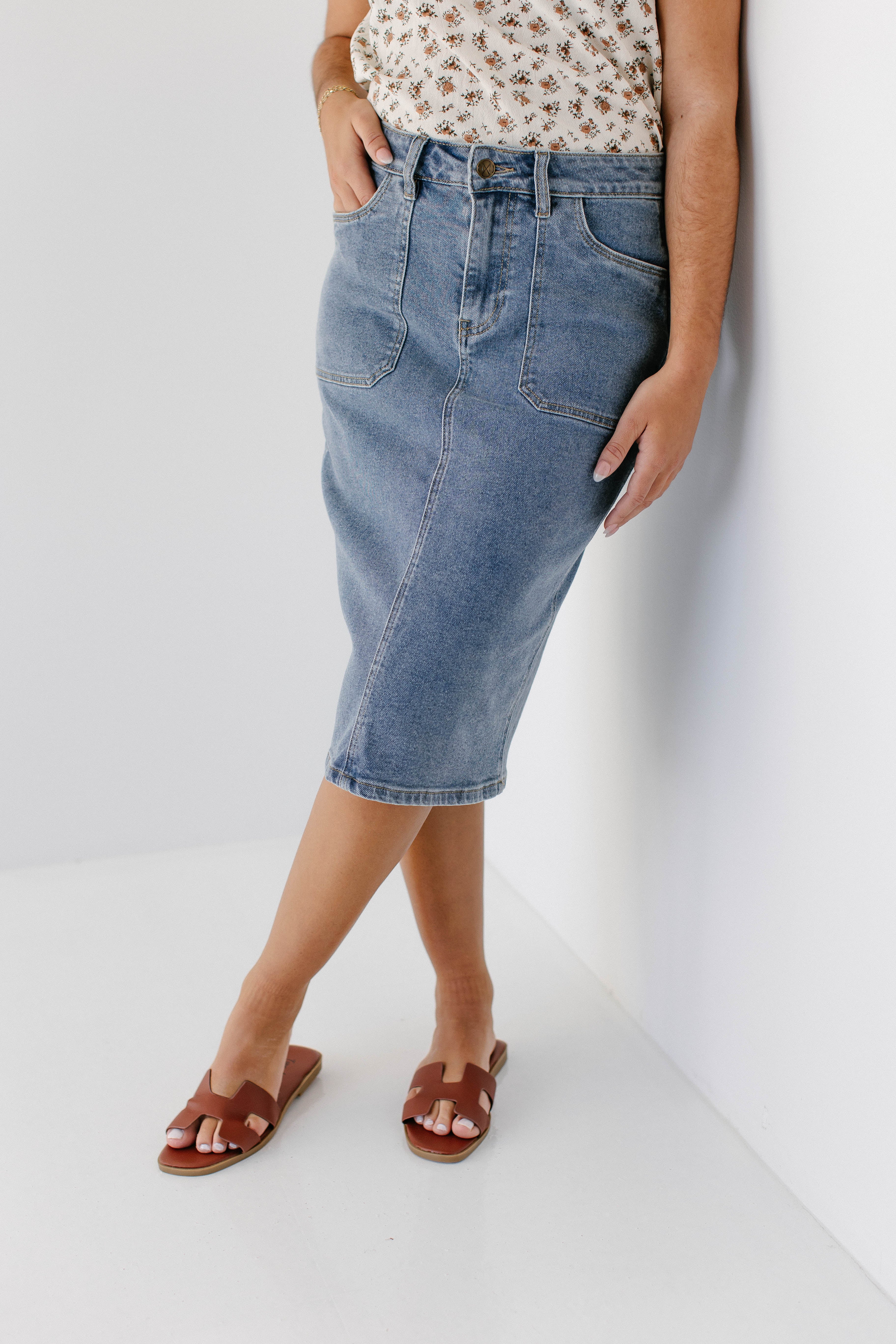 Sonya Patch Pocket Stretch Denim Skirt - Image 8