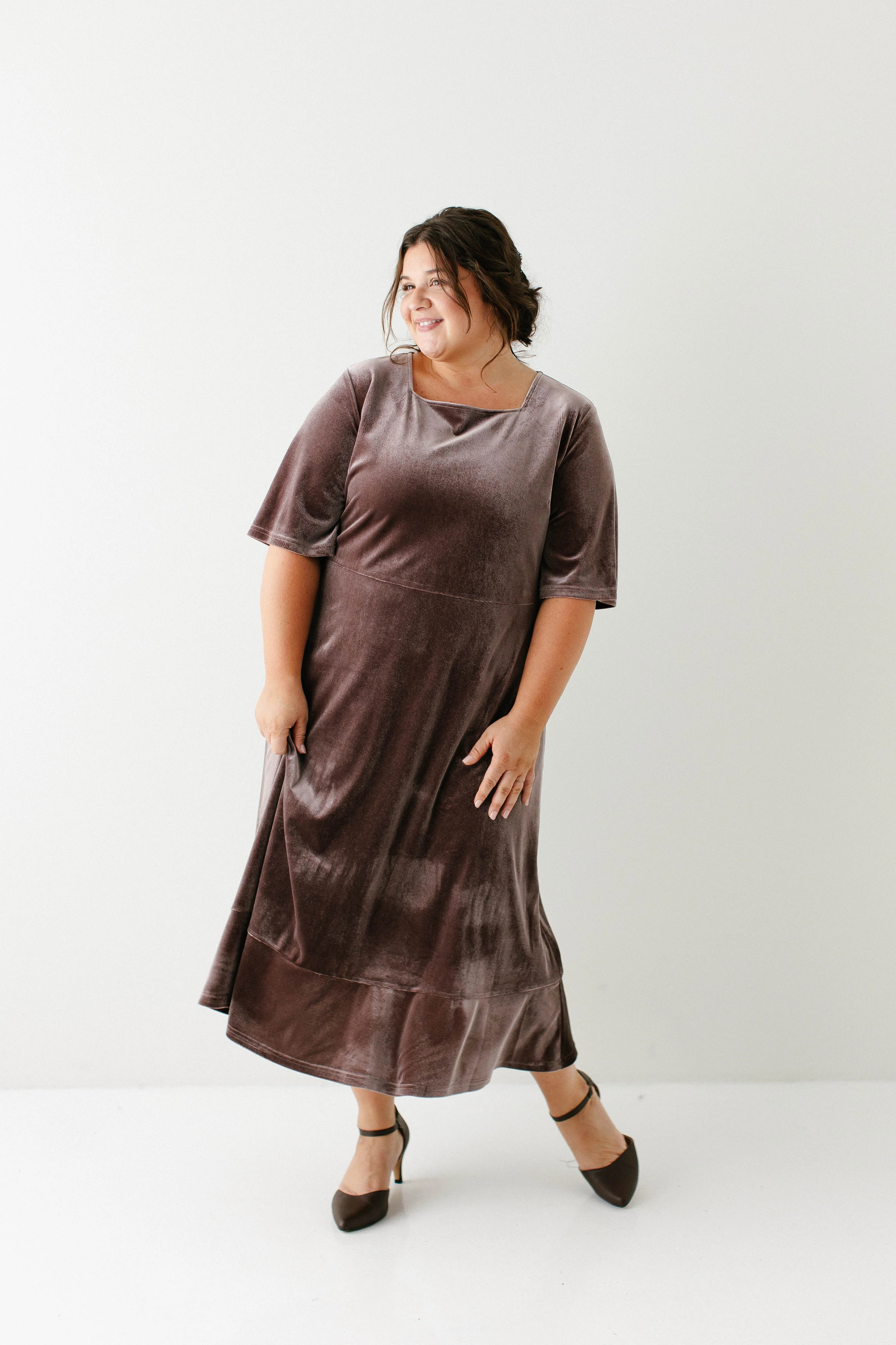 Sophia Square Neck Velvet Midi Dress FINAL SALE - Image 4