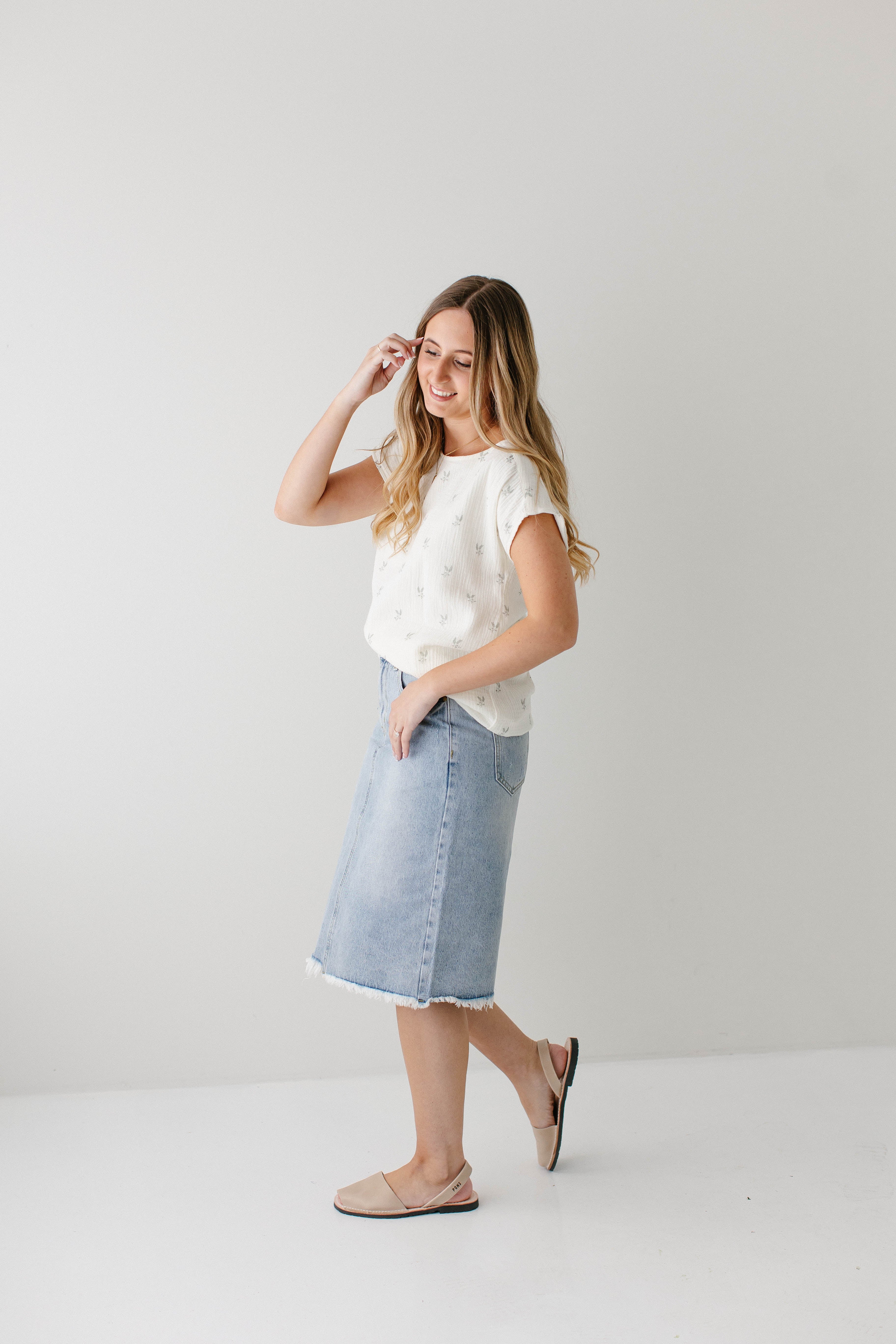 Sydney Distressed Raw Hem Denim Skirt - Image 4